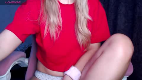 Ashlee Bond online show from November 4, 10:15 pm