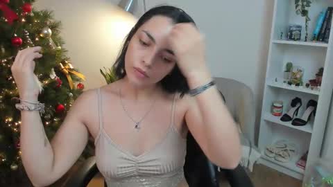 Bella Evans online show from December 1, 5:33 am