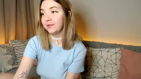 Elizabeth online show from November 22, 8:00 pm