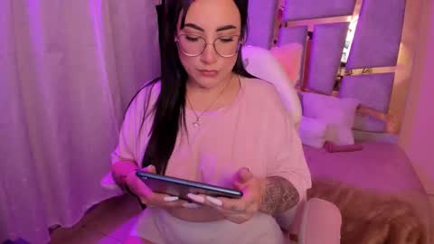 Snapshot of _briigite chatting on September 29, 11:21 pm Angie  Independent model online show from September 29, 11:21 pm