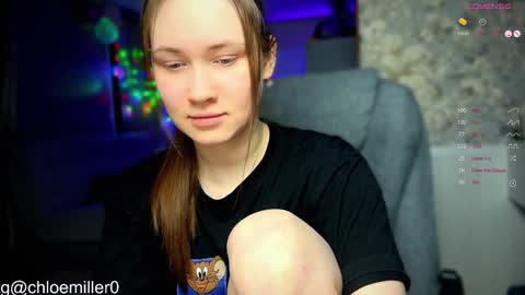 _chloe_miller_ online show from January 3, 3:12 pm