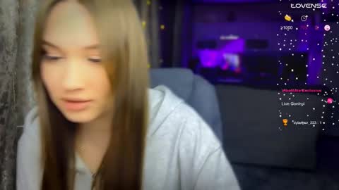 _chloe_miller_ online show from September 16, 4:37 pm