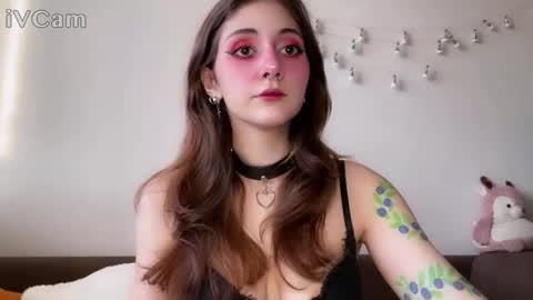 Kate online show from December 7, 9:39 am