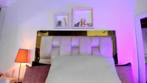 Isabella online show from October 8, 12:20 pm