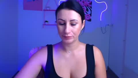 Emma online show from November 12, 1:09 pm