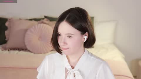 Essie  online show from March 7, 7:52 am