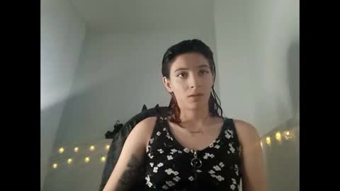 Snapshot of _genesid_dixton chatting on January 12, 9:29 pm Mia-foster online show from January 12, 9:29 pm