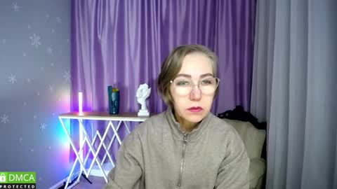 Snapshot of _greybunny_ chatting on October 21, 9:57 am _greybunny_ online show from October 21, 9:57 am