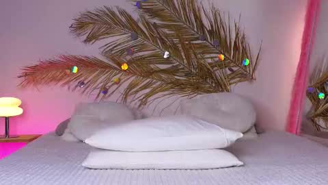 Holly online show from February 26, 7:23 am