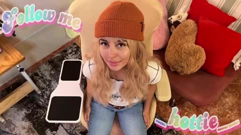 _hottie__ online show from January 14, 8:59 pm