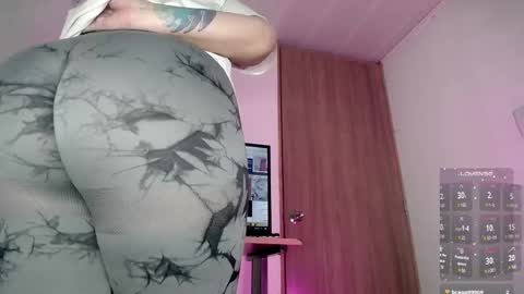 Snapshot of _jadee_p_ chatting on October 8, 1:32 am _jadee_p_ online show from October 8, 1:32 am