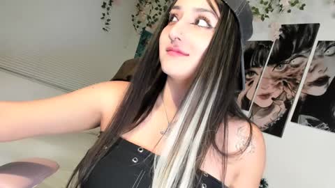 JULIANA online show from January 7, 5:33 am