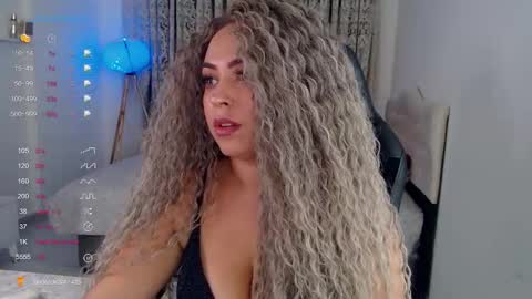 _just_a_queen_3 online show from October 21, 5:17 pm