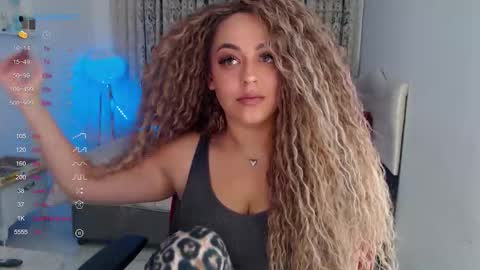 _just_a_queen_3 online show from December 14, 10:32 am