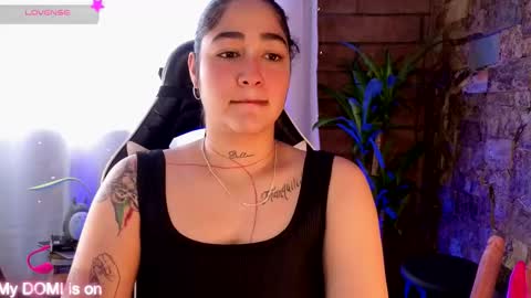 Snapshot of _kat_1 chatting on September 21, 7:12 pm     online show from September 21, 7:12 pm