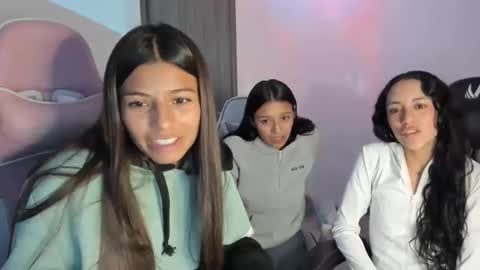 khloe sweet online show from December 19, 9:18 pm