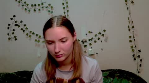 _kikiclark_ online show from November 13, 10:09 pm