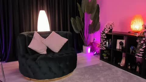 Kim online show from December 3, 3:58 pm