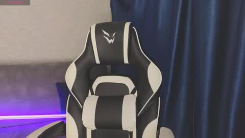 Molly   online show from September 14, 5:33 pm