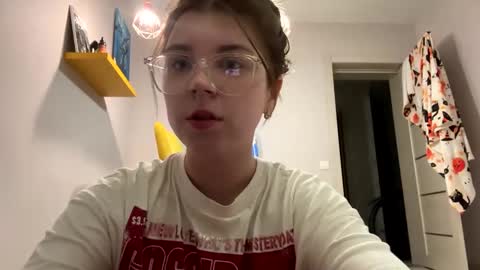 Molly   online show from February 10, 12:30 am