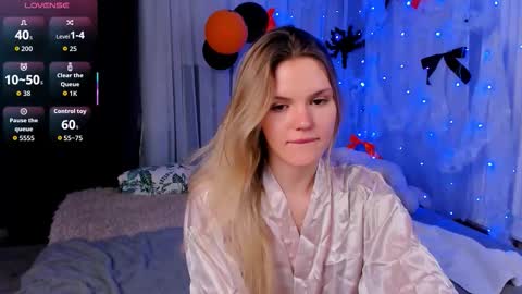 Kitty - online show from November 2, 9:18 pm