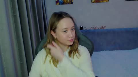 _lalune_ online show from January 23, 7:51 pm