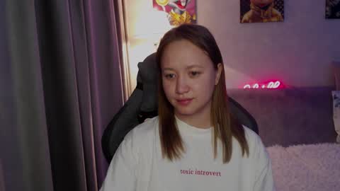 _lalune_ online show from September 16, 8:00 am