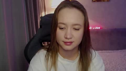 _lalune_ online show from October 23, 9:48 am