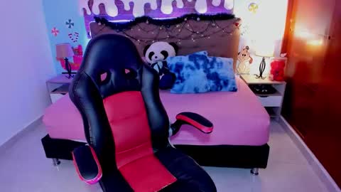 Liily online show from December 19, 7:06 pm