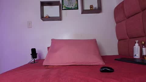 Snapshot of _lorrayne_ chatting on February 7, 12:39 pm Lorrayne online show from February 7, 12:39 pm