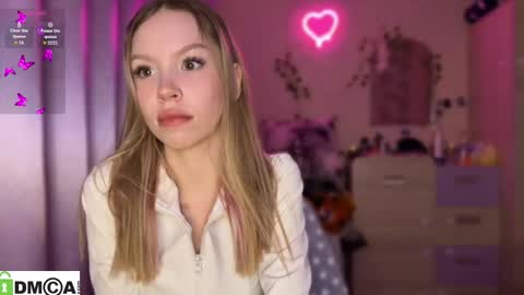 Snapshot of _love_me_again chatting on October 12, 9:39 pm Katie online show from October 12, 9:39 pm