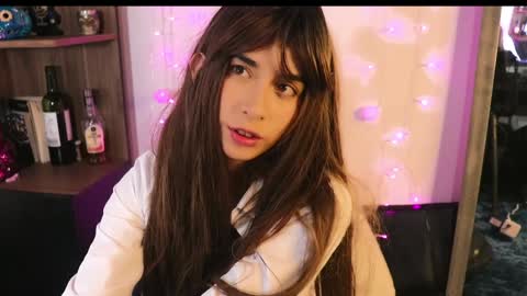 Snapshot of _lucy_white_ chatting on December 9, 2:02 am Lucy online show from December 9, 2:02 am