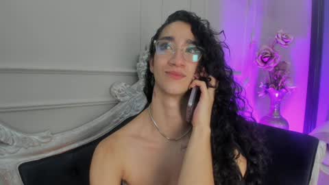 Snapshot of _luna_dupont_ chatting on January 10, 10:57 pm  Luna  online show from January 10, 10:57 pm