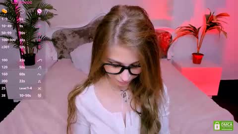 Eva  online show from October 3, 4:50 am