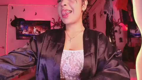 Snapshot of _megan_akbar chatting on October 21, 12:20 pm Marce  online show from October 21, 12:20 pm