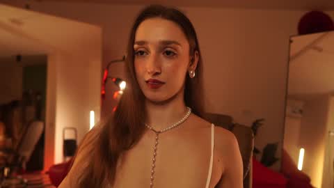 Snapshot of _meganmeow_ chatting on February 13, 1:29 am  Thursday - start 300 GMT online show from February 13, 1:29 am