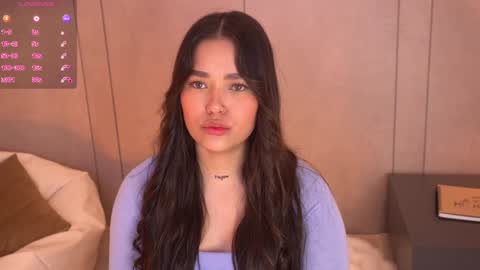 Snapshot of _meghan_gomez1_ chatting on December 18, 2:06 pm     online show from December 18, 2:06 pm