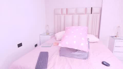 Mia  online show from January 16, 12:12 pm