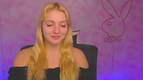 Melanie online show from December 12, 6:47 am