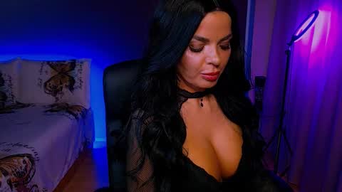 Milani online show from November 25, 6:53 pm