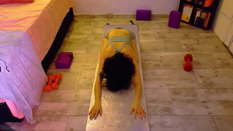 karoline uwu online show from October 18, 10:00 pm