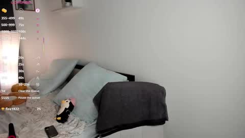 _molly_molly_molly_ online show from October 5, 12:10 pm