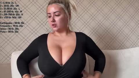 Snapshot of _morpho_ chatting on October 27, 10:11 am Francine Aisi Morpho - a genus of blue butterflies. online show from October 27, 10:11 am