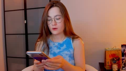 Snapshot of _nemalkovamia chatting on January 14, 2:40 am Mia with a big heart  online show from January 14, 2:40 am