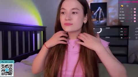 Snapshot of _nemalkovamia chatting on October 5, 8:14 pm Mia with a big heart  online show from October 5, 8:14 pm