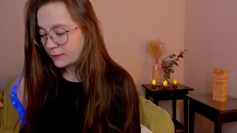 Snapshot of _nemalkovamia chatting on February 16, 3:26 am Mia with a big heart  online show from February 16, 3:26 am
