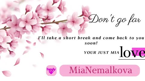 Snapshot of _nemalkovamia chatting on January 30, 5:09 am Mia with a big heart  online show from January 30, 5:09 am