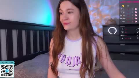 Snapshot of _nemalkovamia chatting on September 14, 2:04 pm Mia with a big heart  online show from September 14, 2:04 pm