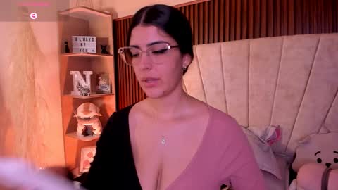 Snapshot of _niah_ chatting on October 21, 8:13 pm Niah You can call me Ni or cutie haha online show from October 21, 8:13 pm