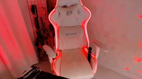 Eva online show from October 17, 2:53 pm